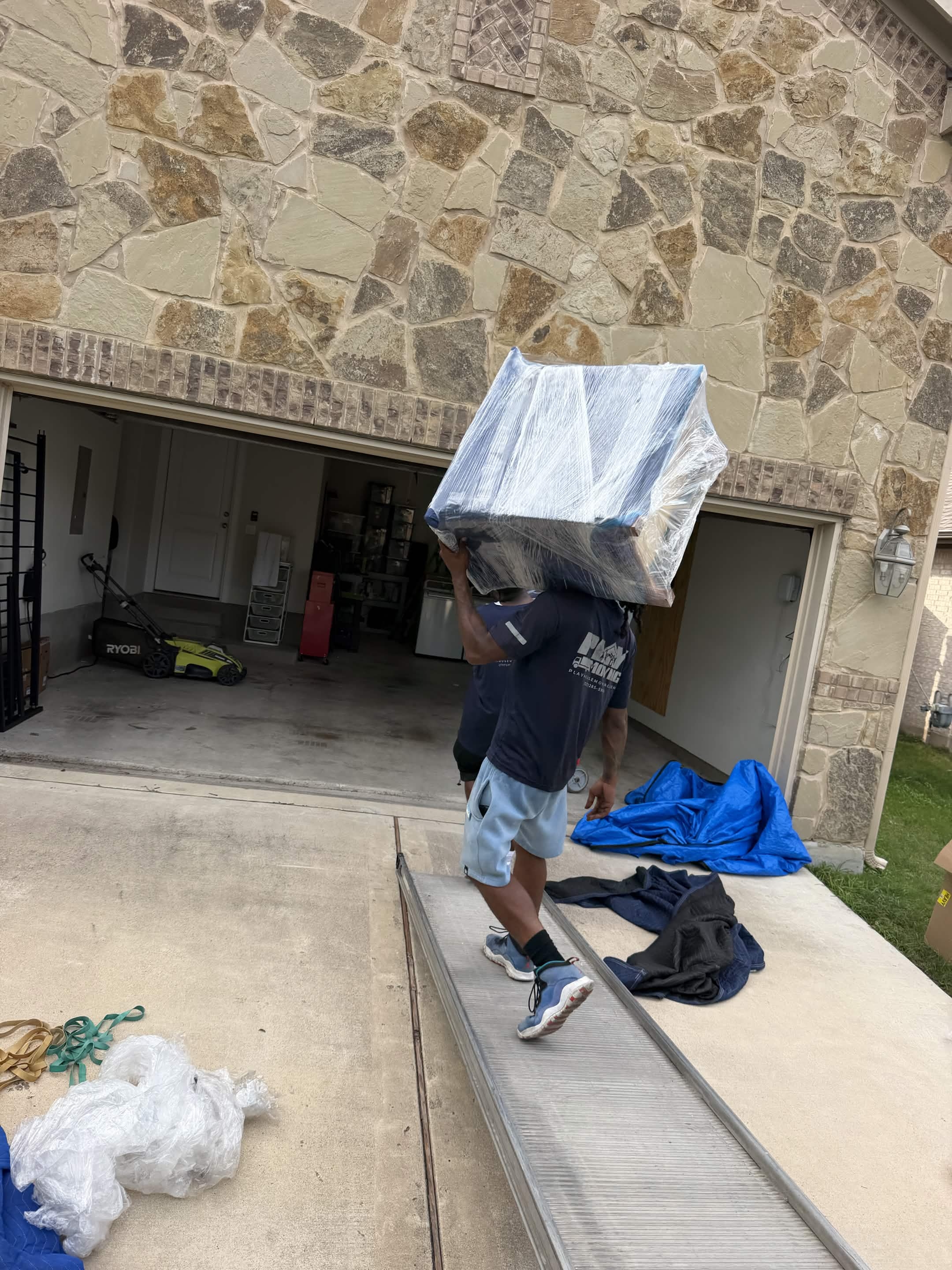 Playhouse Moving crew serving Kyle, TX